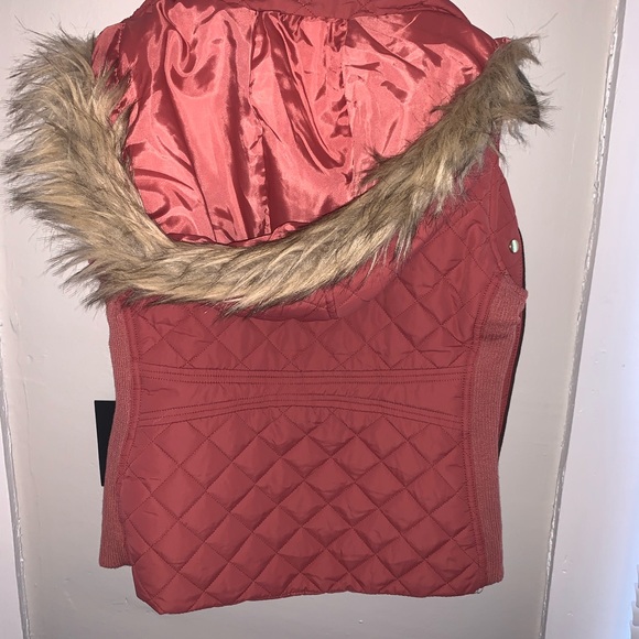 Pink hooded vest - Picture 3 of 3